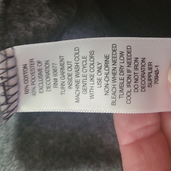 BRAND NEW SWEATSHIRT! - Picture 6 of 8